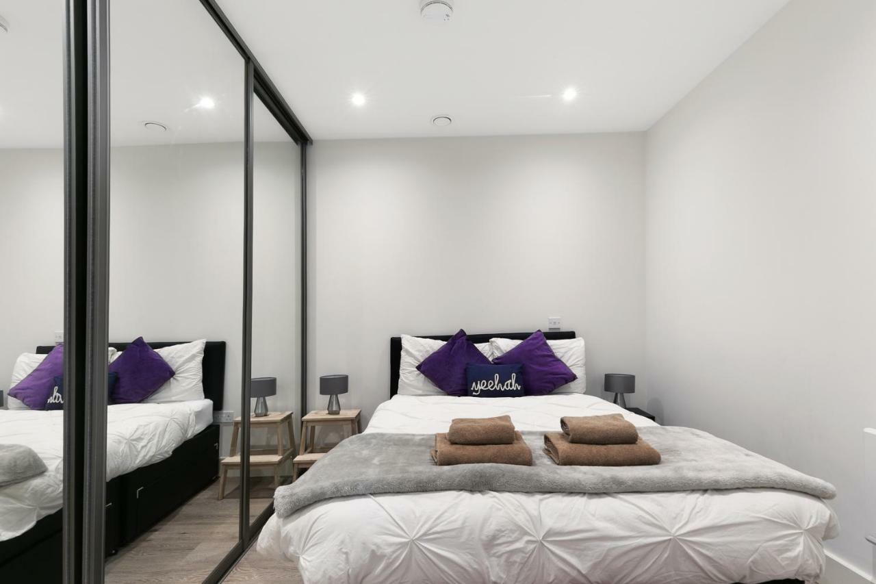 Mondial Apartments At Heathrow Хармондсворт Экстерьер фото